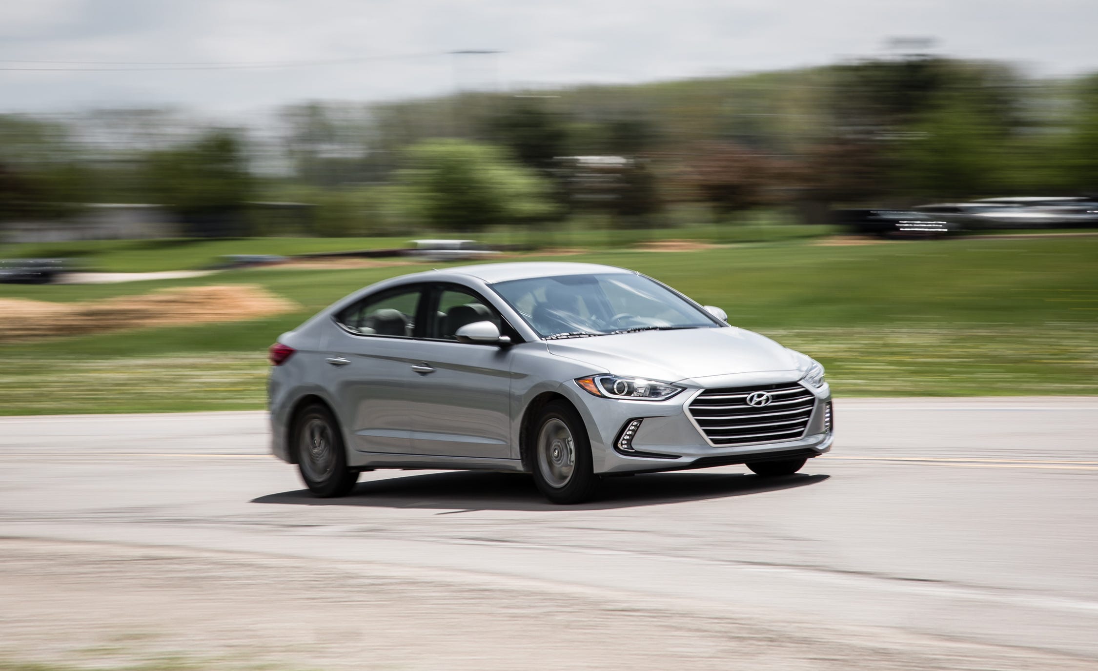 Hyundai Elantra 2017  Prix versions données techniques options photos  avis offres spéciales  AutoHebdonet